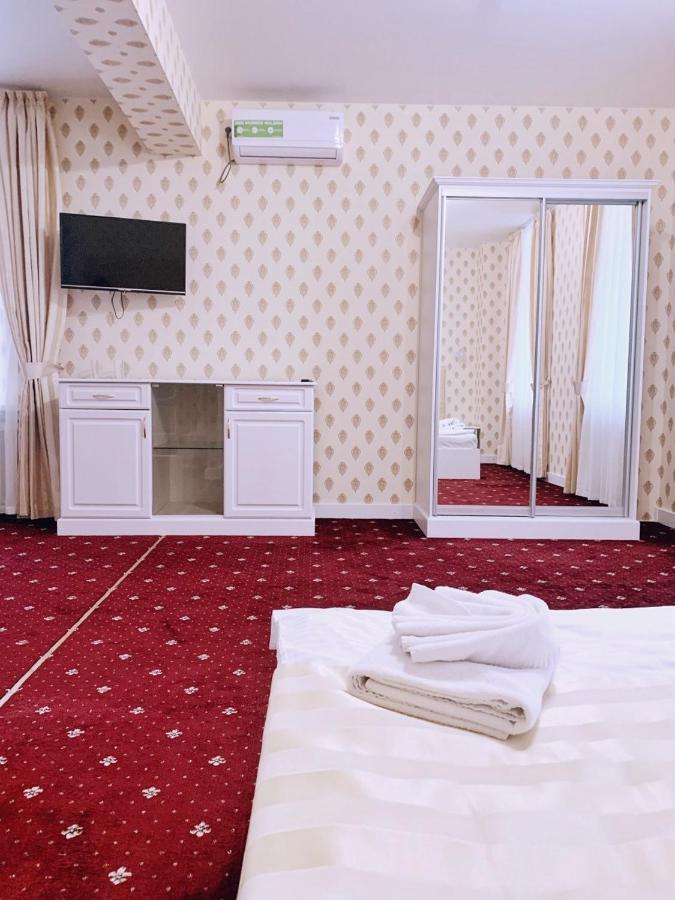 Sergeev Hotel Николаев Экстерьер фото