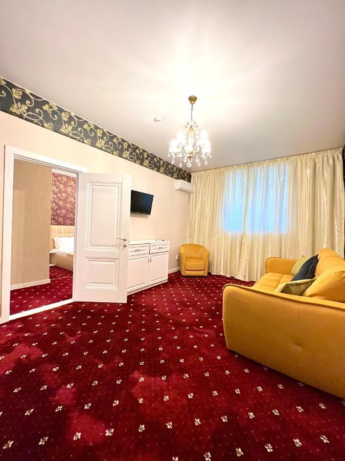 Sergeev Hotel Николаев Экстерьер фото