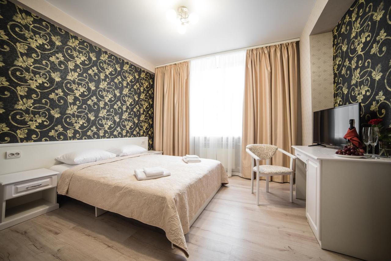 Sergeev Hotel Николаев Экстерьер фото