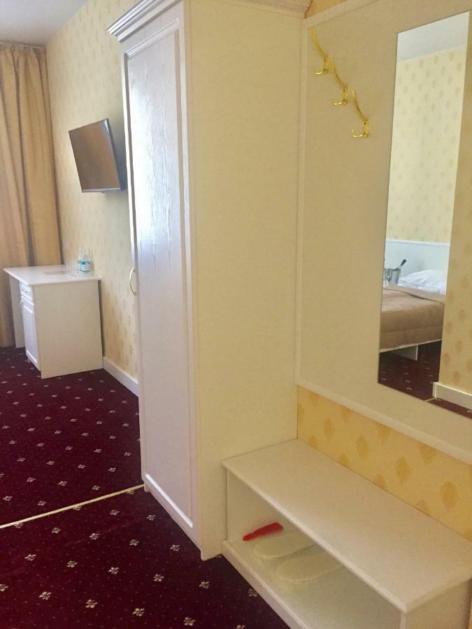 Sergeev Hotel Николаев Экстерьер фото