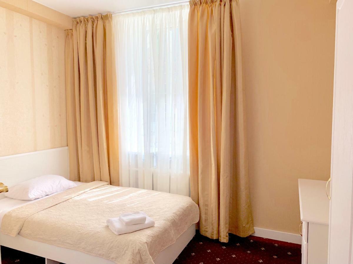Sergeev Hotel Николаев Экстерьер фото
