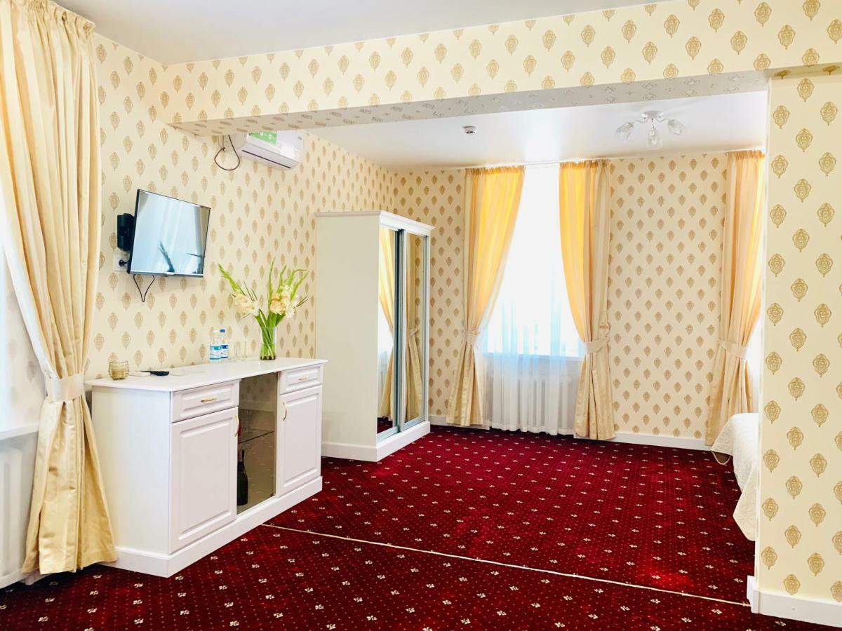 Sergeev Hotel Николаев Экстерьер фото