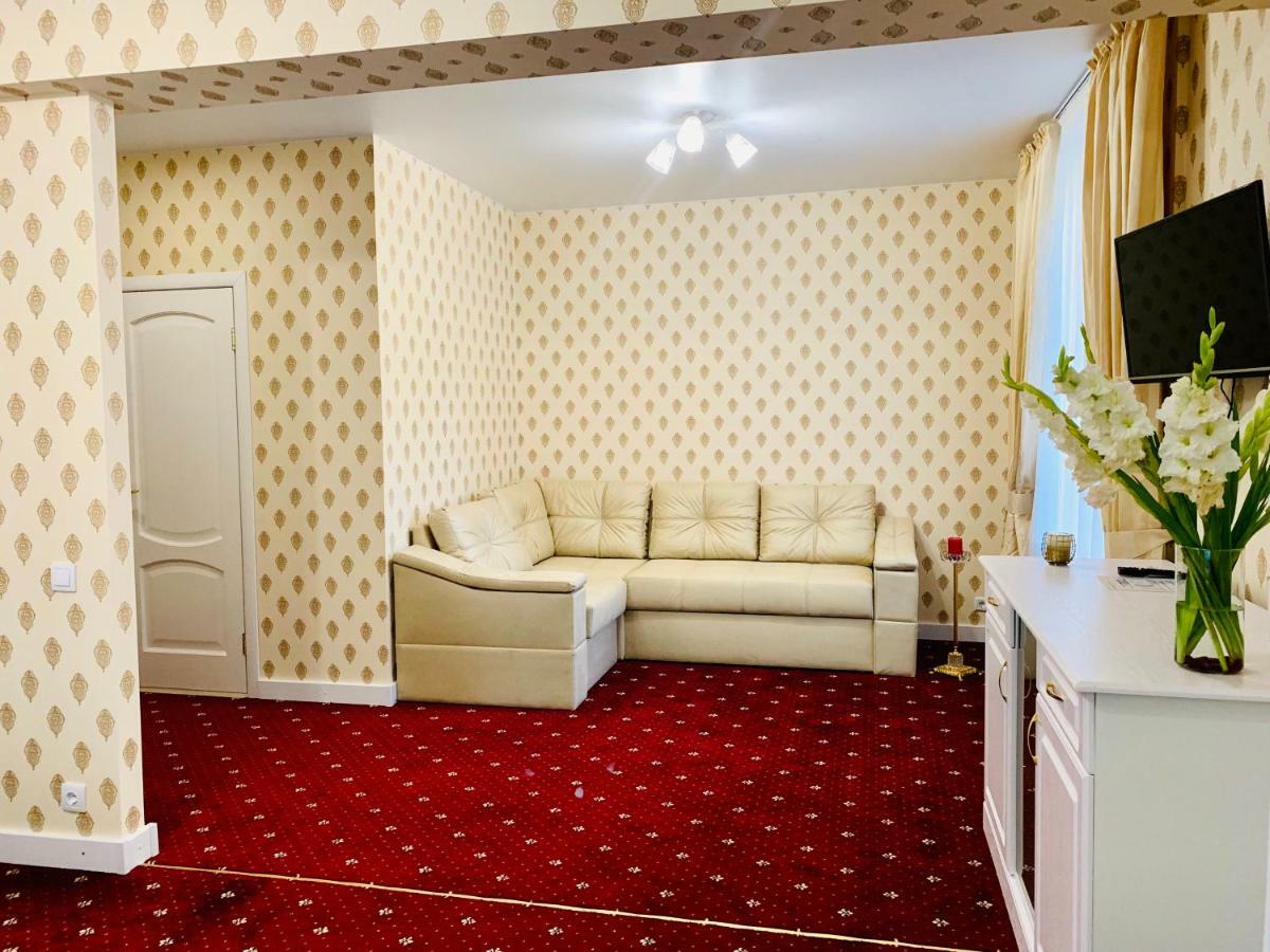 Sergeev Hotel Николаев Экстерьер фото